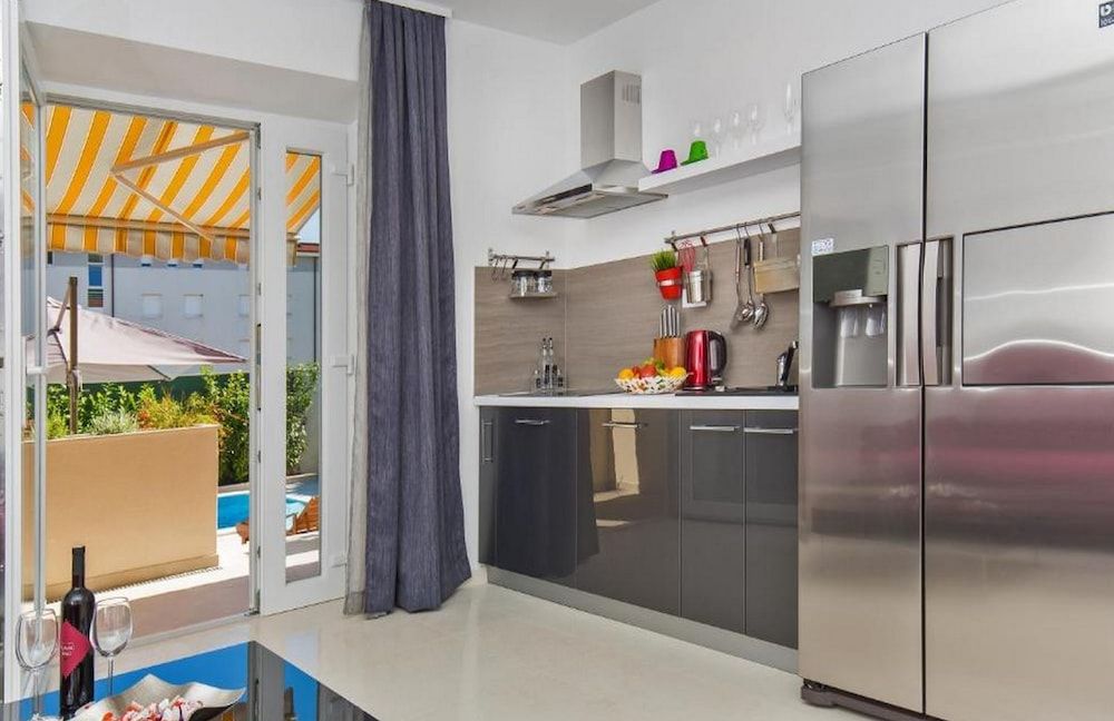 Apartments St Thomas Superior Apartment, 2 Bedrooms, Pool View 4