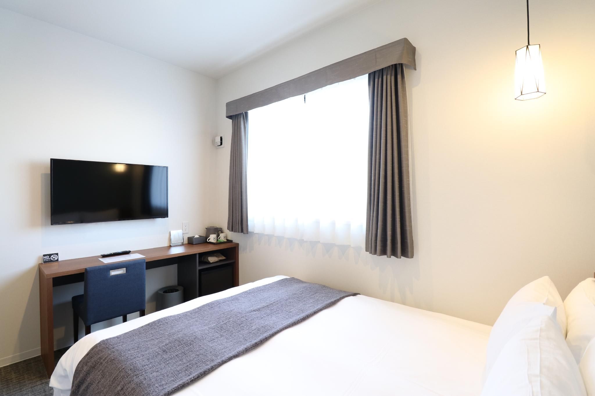 M’s Hotel Nijojo Oike Double Room 3