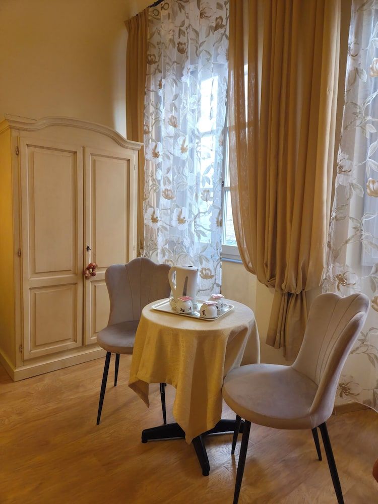 Albergo Etruria Classic Triple Room 5