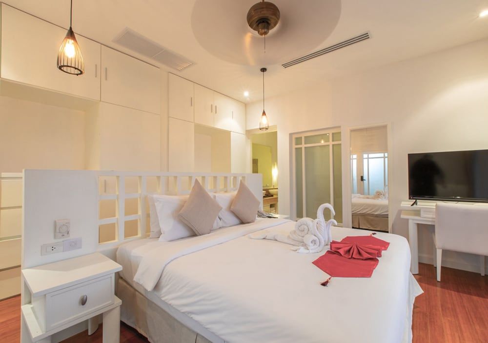 The Pool Residence 4 Bedrooms
