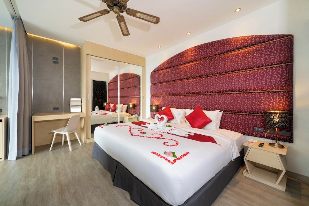 Oceanfront Superior Jacuzzi Suite