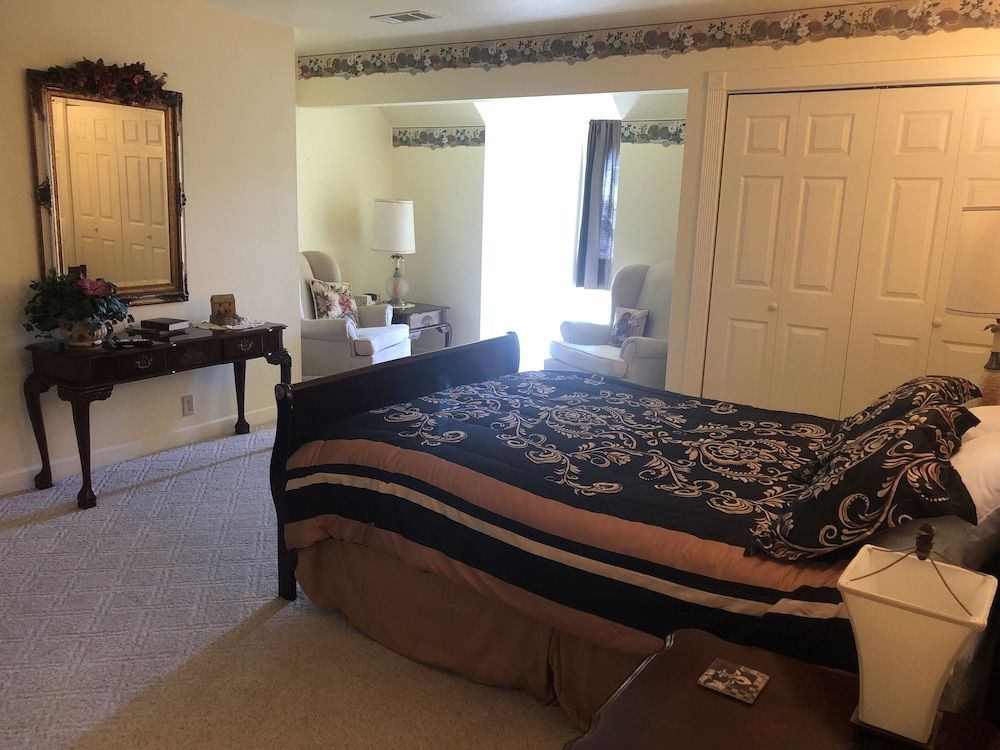 The Abbé House Inn Double Room (Ole Mill) 3