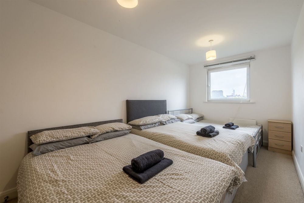 undefined Manchester University 4