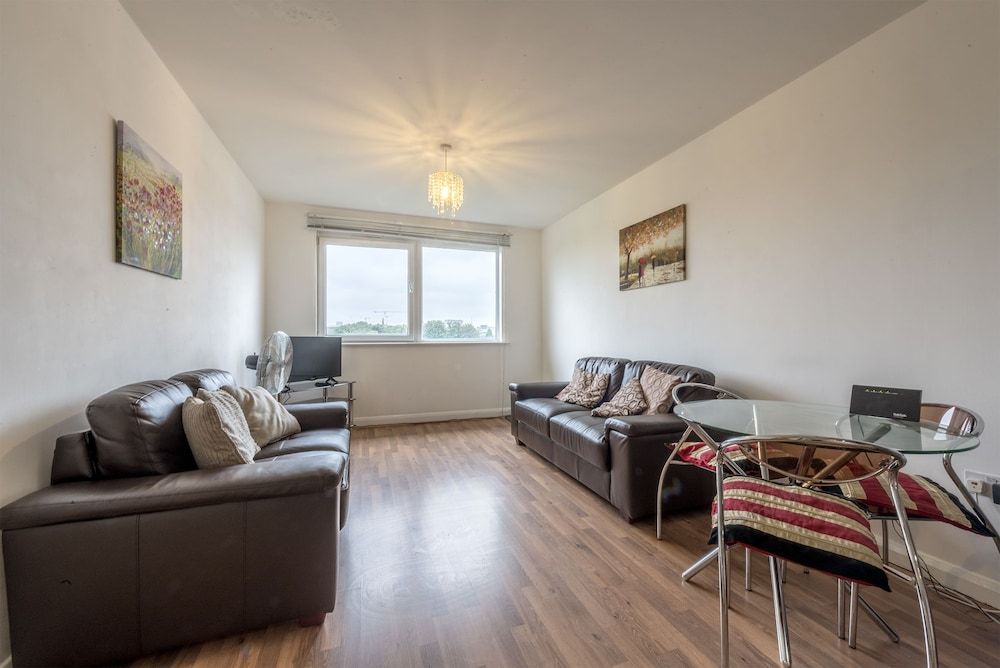 undefined Manchester University 6