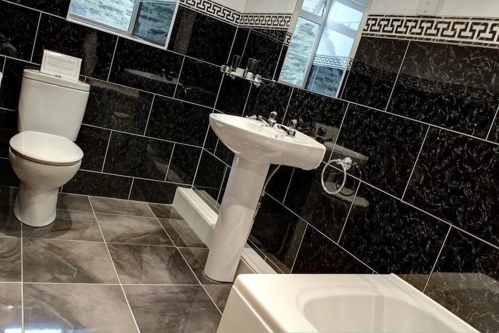 The Old White Lion Hotel Single Room 3