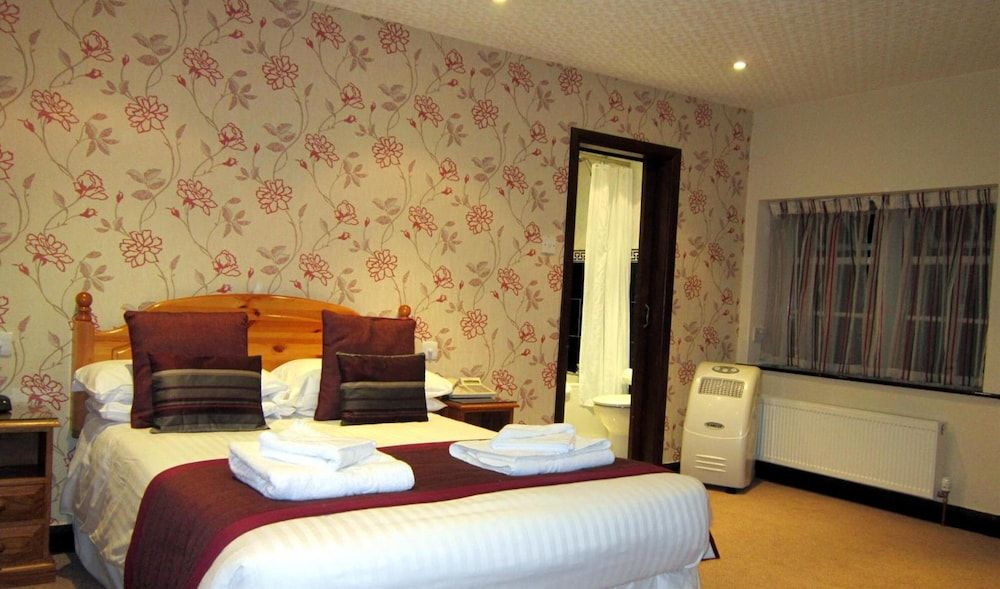 The Old White Lion Hotel Family Room 4