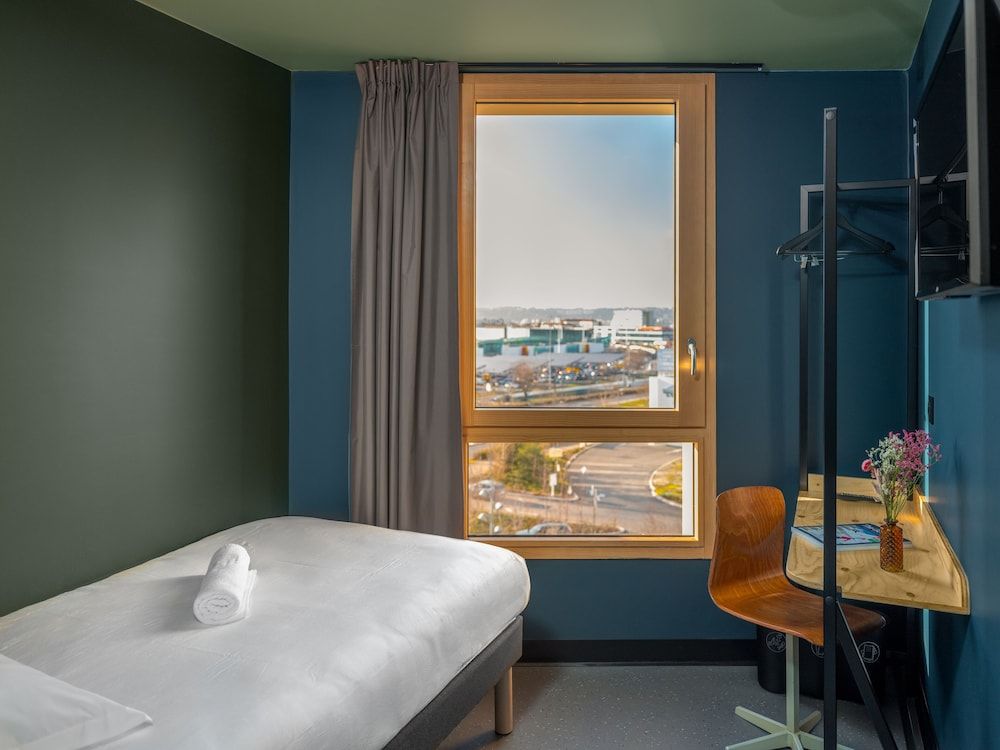 EKLO Lyon Single Room 3