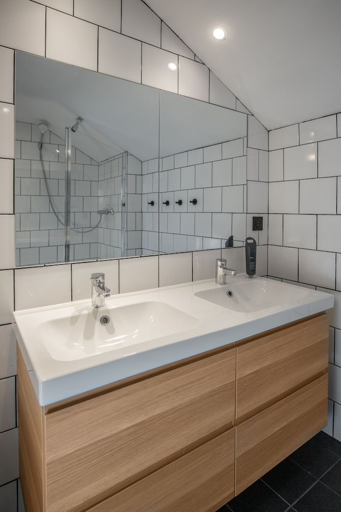 Shared Dormitory (Dortoir Privatif avec sdb)
