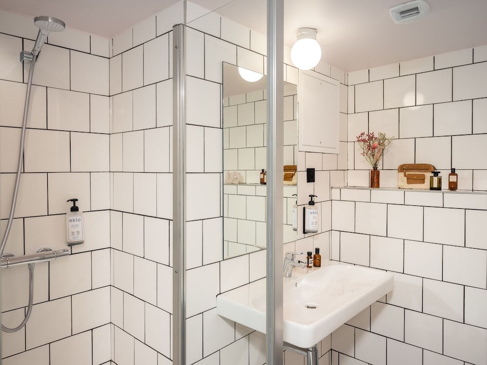 EKLO Lyon Superior Double Room 2