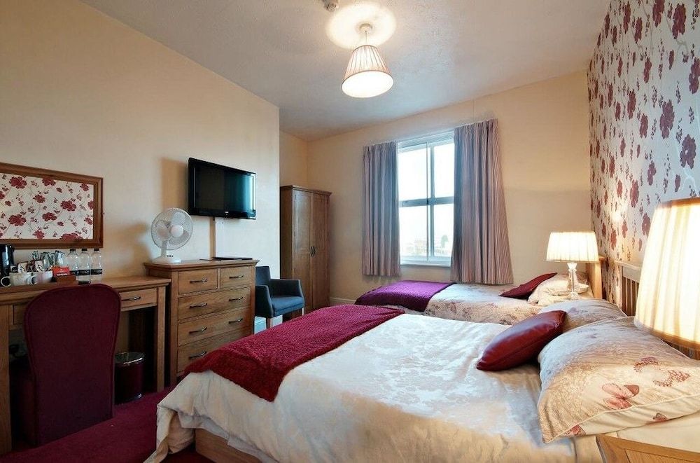 undefined The Apple House 9