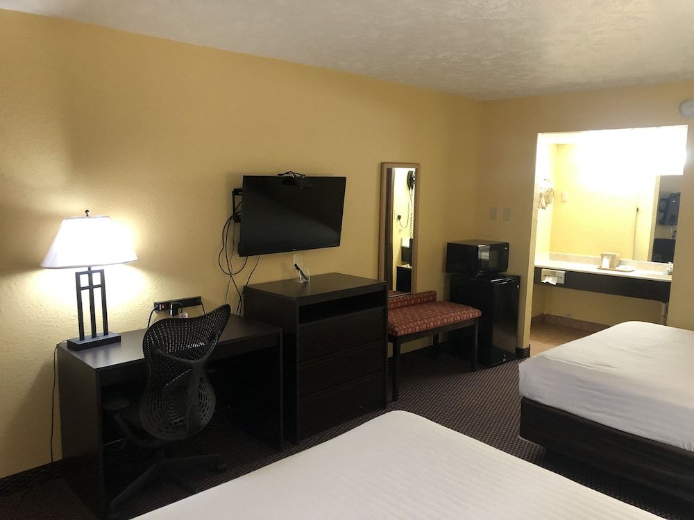 Nendels Inn & Suites Standard Room, 2 Queen Beds, Non Smoking 3