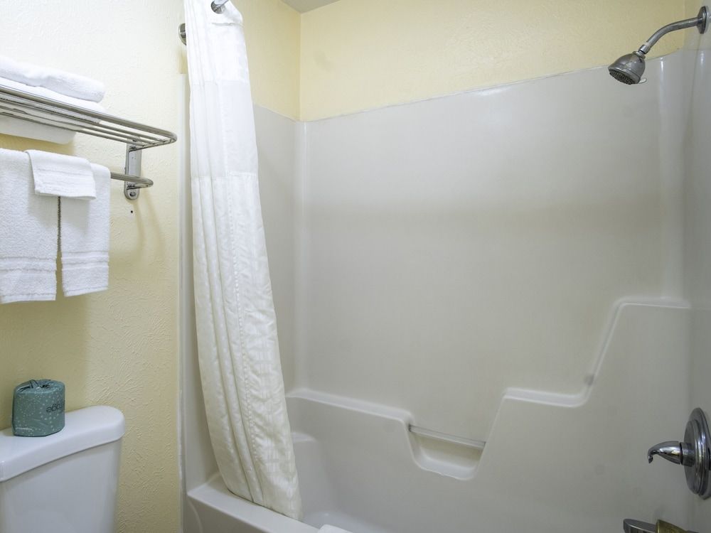 Nendels Inn & Suites Standard Room, 1 Queen Bed, Non Smoking 7