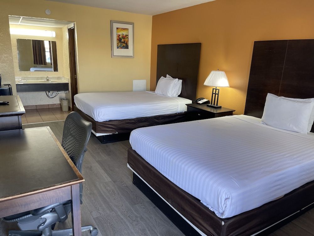 Nendels Inn & Suites Standard Room, 2 Queen Beds, Non Smoking 6