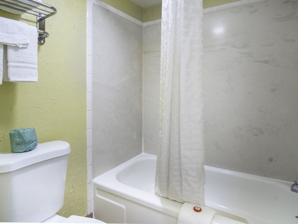 Nendels Inn & Suites Standard Room, 1 Queen Bed, Non Smoking 8