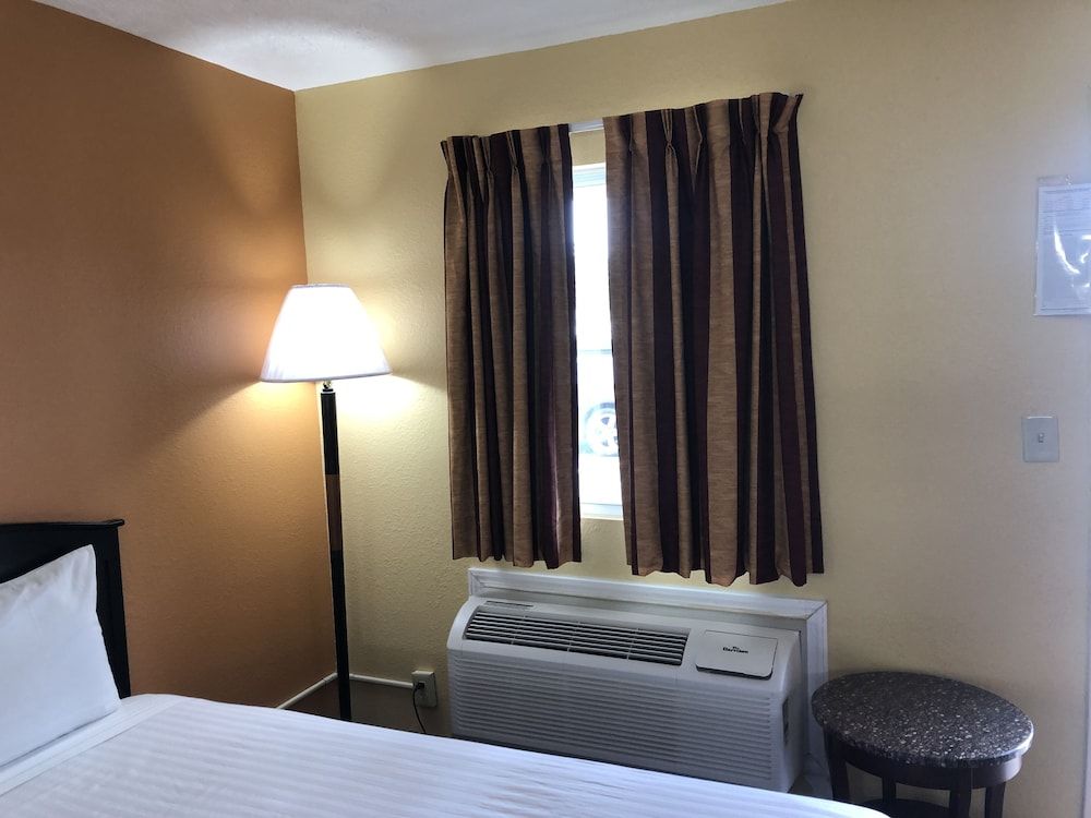 Nendels Inn & Suites Standard Room, 2 Queen Beds, Non Smoking 14