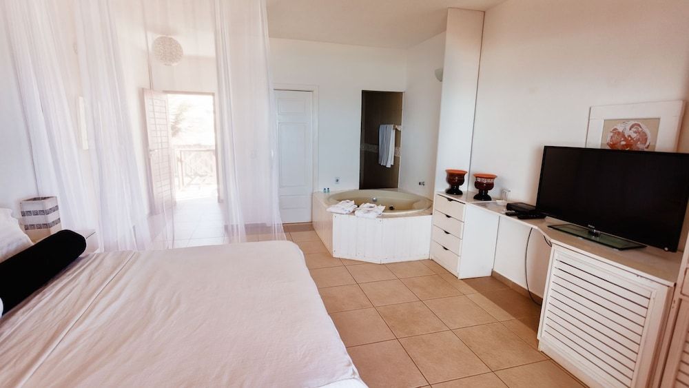 Bruno Marambaia Charme Hotel Deluxe Room, Sea View 3