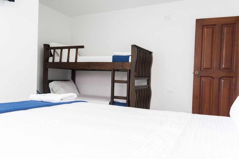 Hotel Aquarius Superior Quadruple Room 2