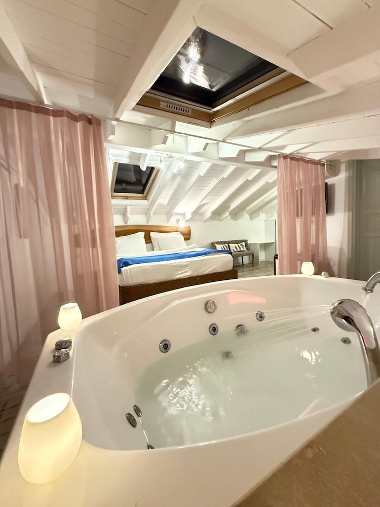 undefined Alaçatı Otel Rebetiko