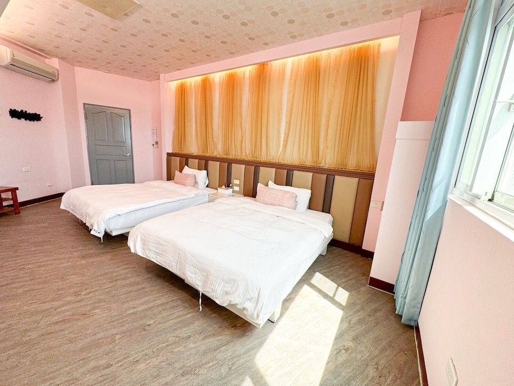 Green Island Bay Resort Honeymoon Double or Twin Room, Ocean View 5