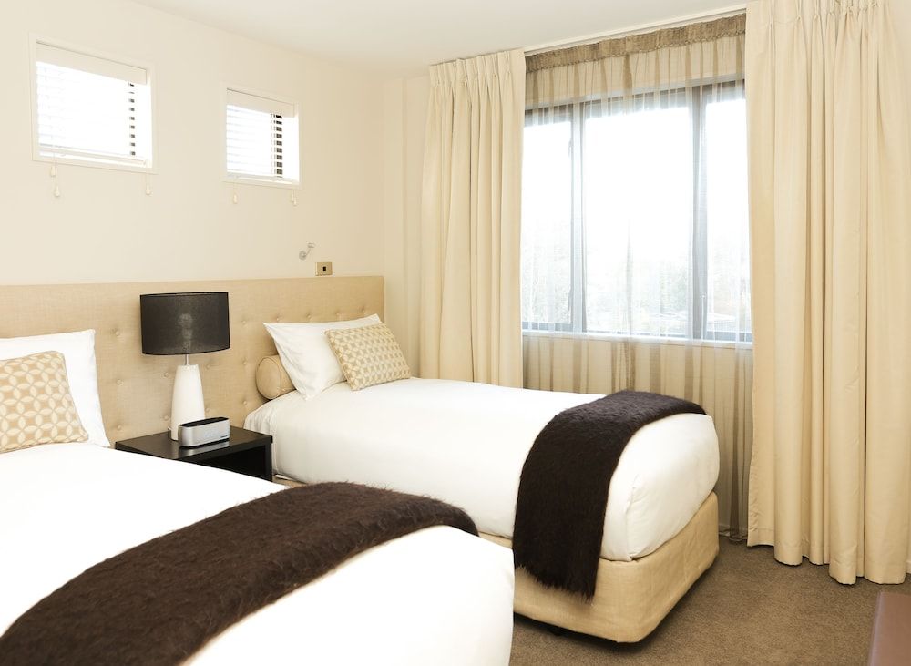 Village Lake Apartments Two Bedroom Luxury Apartment 4