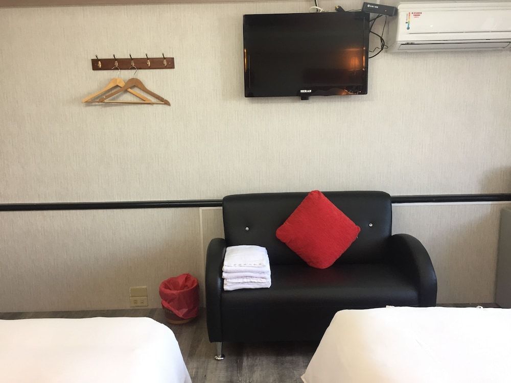 King Lo Tung Hotel Standard Twin Room 2