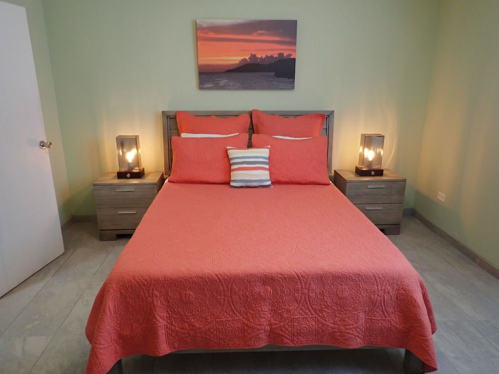 Deluxe Apartment, 2 Bedrooms, Kitchen, Partial Ocean View (Room #6)
