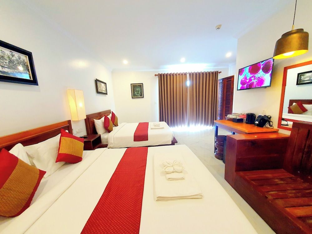 undefined Darling Pub Hostel