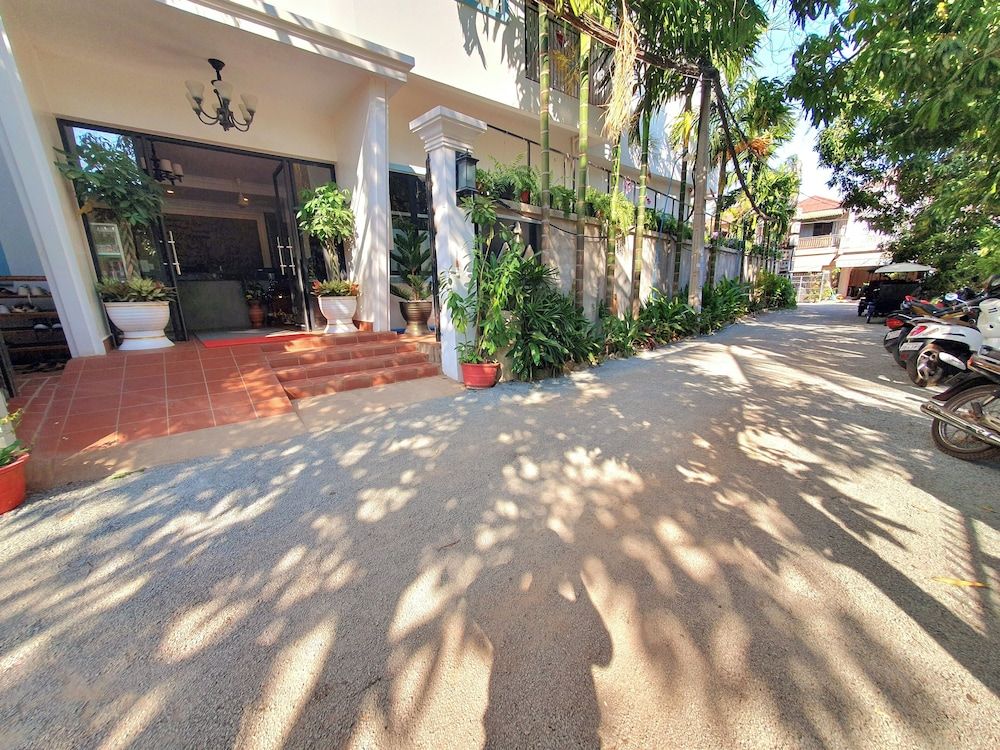 undefined Darling Pub Hostel 6