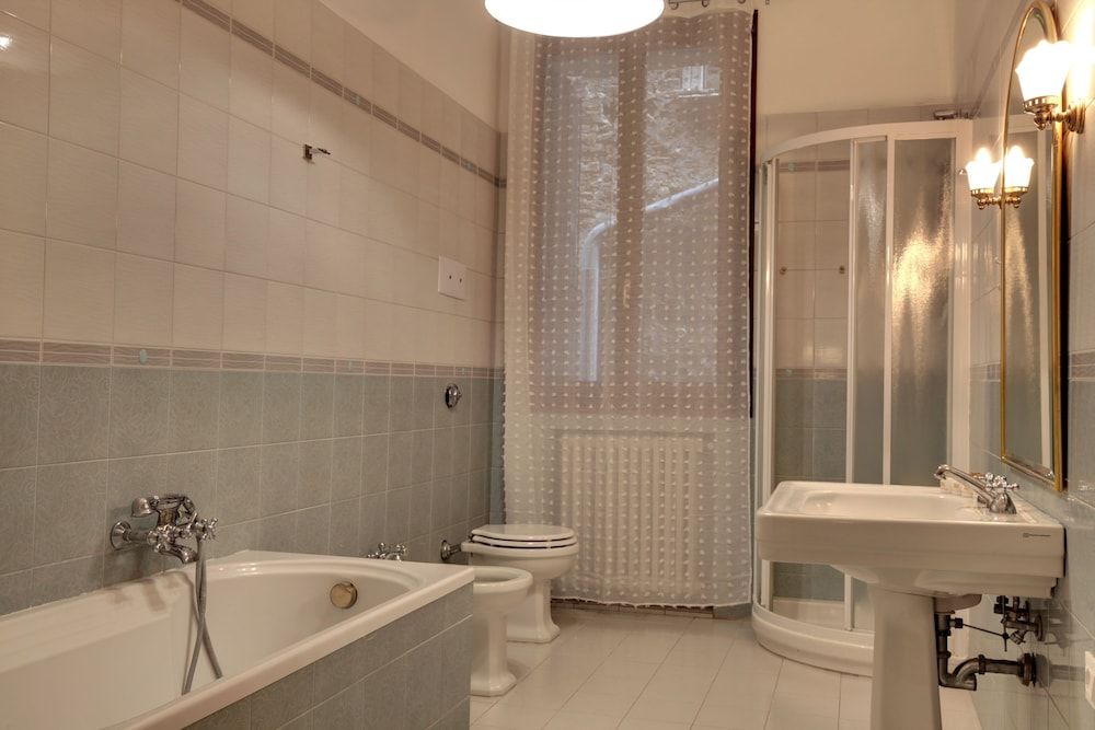 Accademia Opera Deluxe Apartment 24