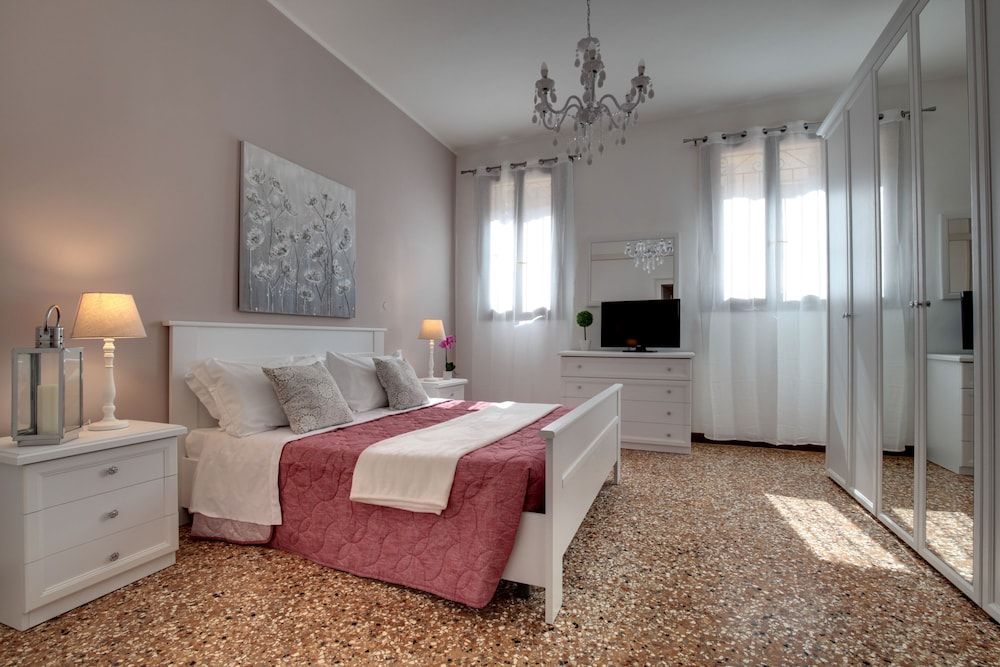 undefined Accademia Opera Deluxe 6