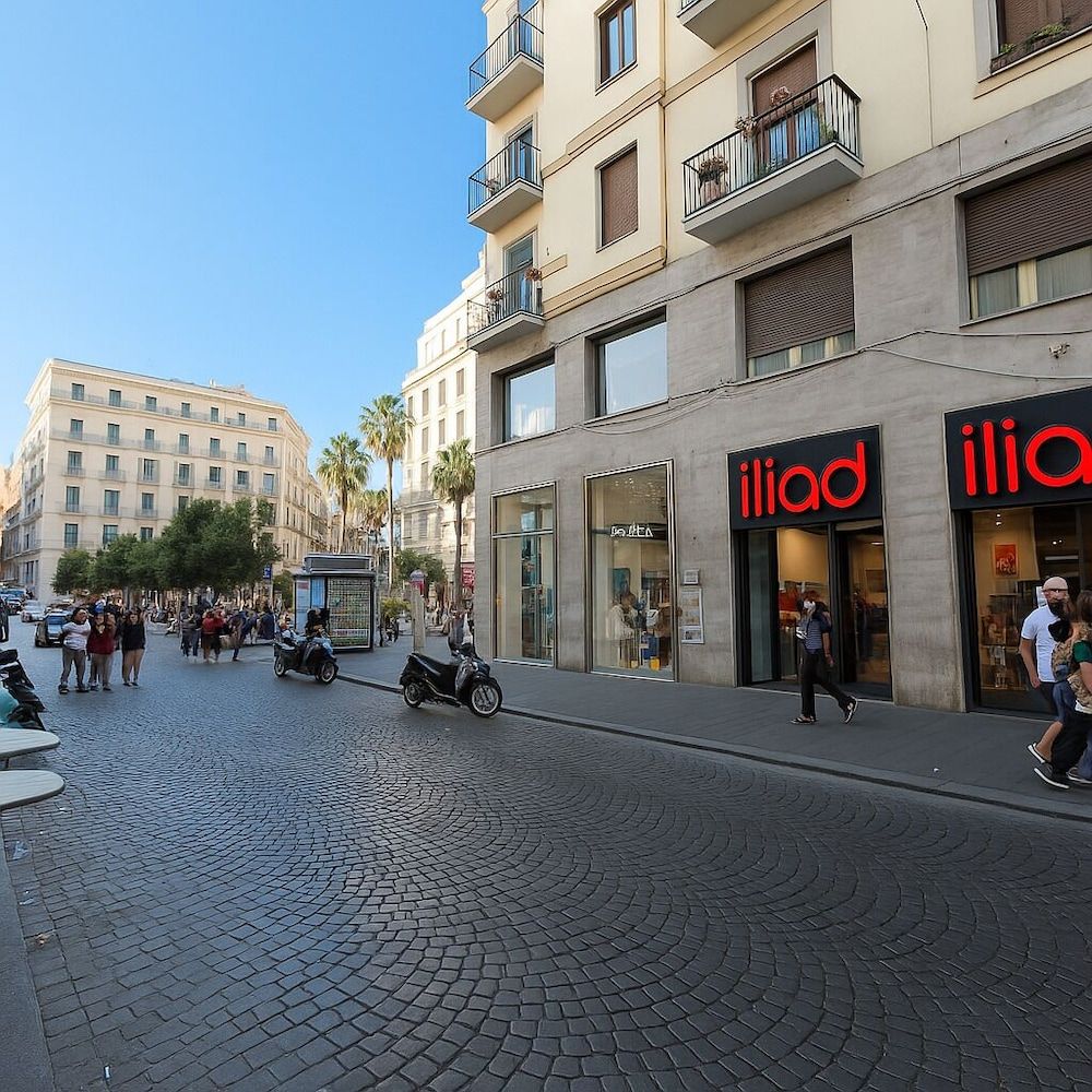 undefined Piazza Carità 5