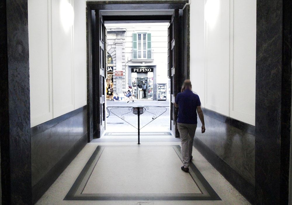 undefined Piazza Carità 6