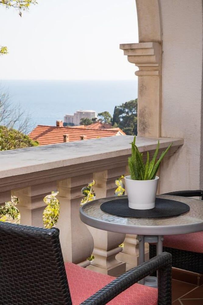 undefined Villa Dard 5