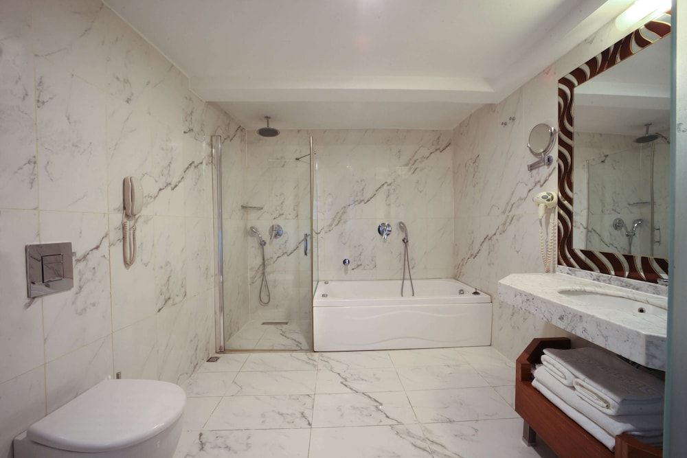 Stargate Hotel&Spa Luxury Studio Suite, Smoking, City View 5