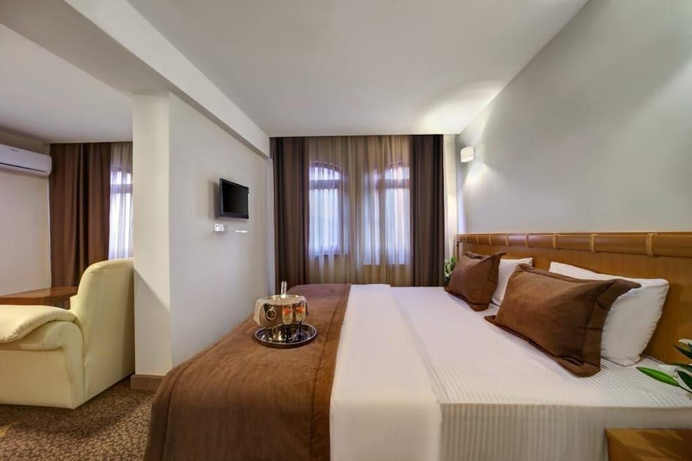 Stargate Hotel&Spa Luxury Studio Suite, Smoking, City View 2