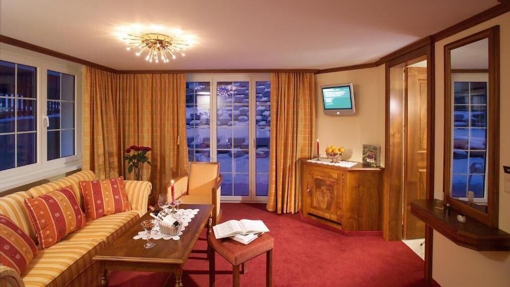 undefined Hotel Sonne Zermatt 4