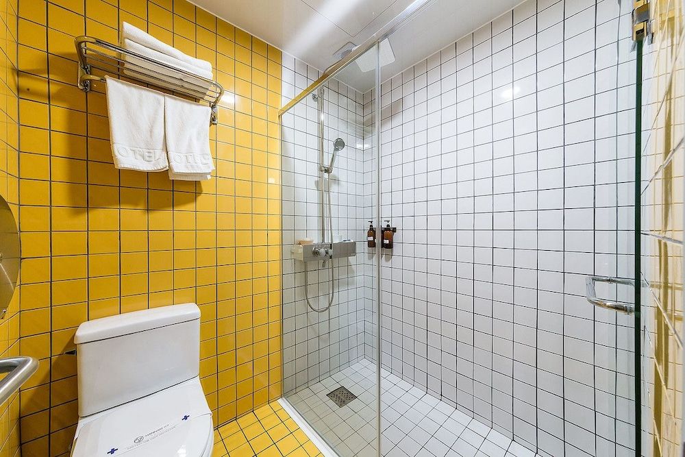 Hannam 67 Twin Room 8