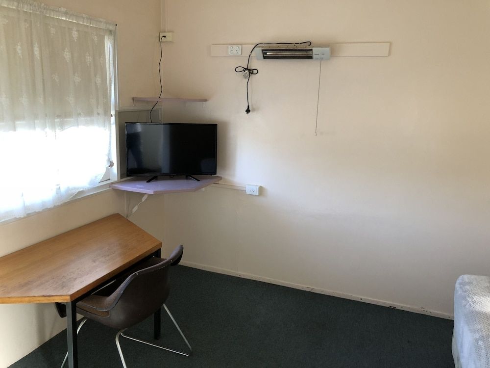 Green Door Motel Double Room 2