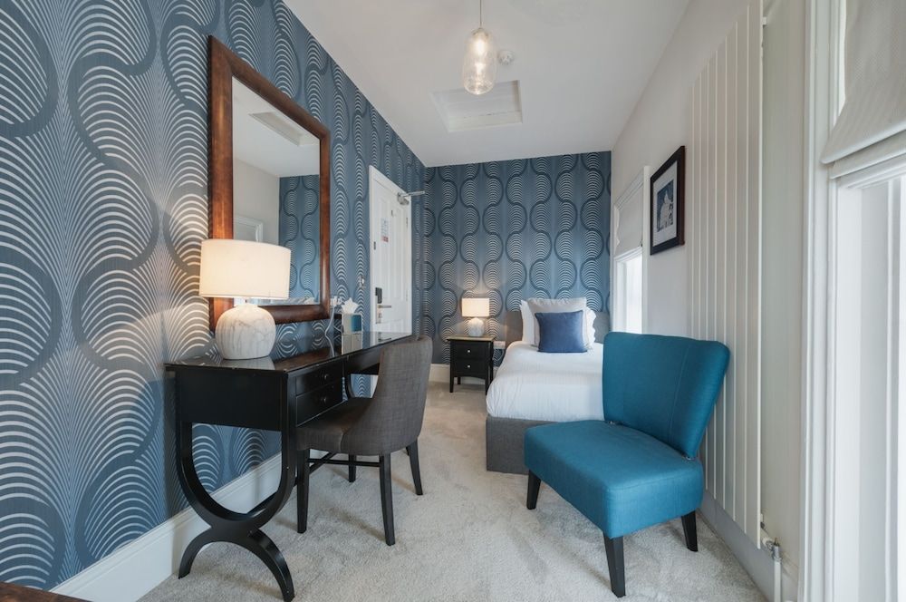 Stattons Hotel & Restaurant Standard Single Room with Shower 3