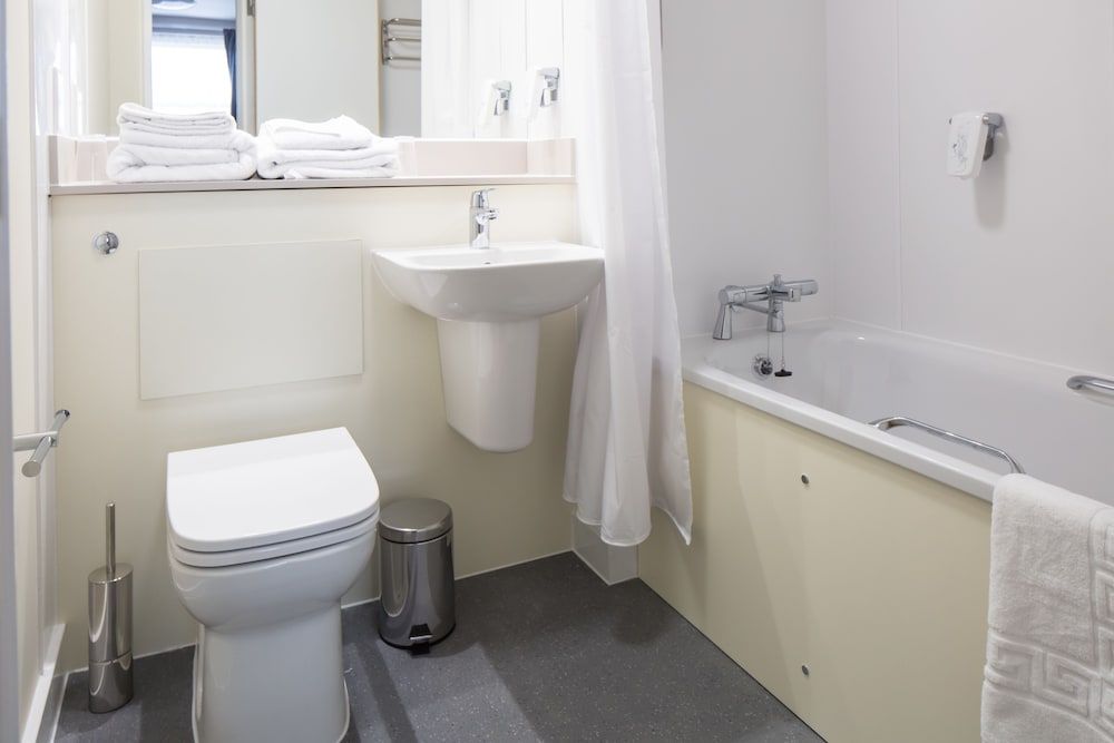 Green Lodge, Wirral by Marston's Inns Twin Room 5