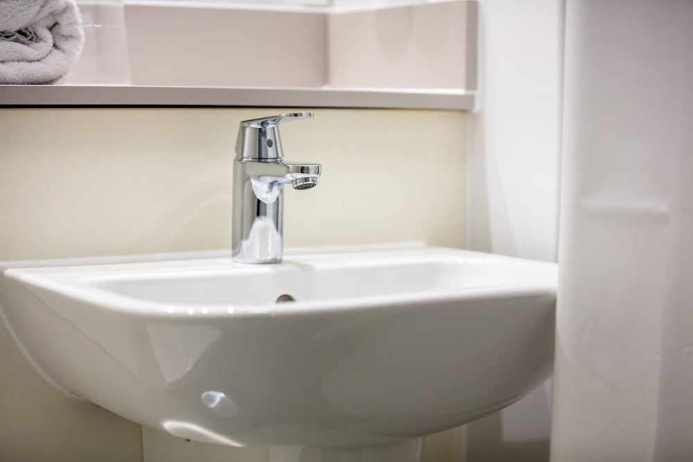 Green Lodge, Wirral by Marston's Inns Twin Room 6