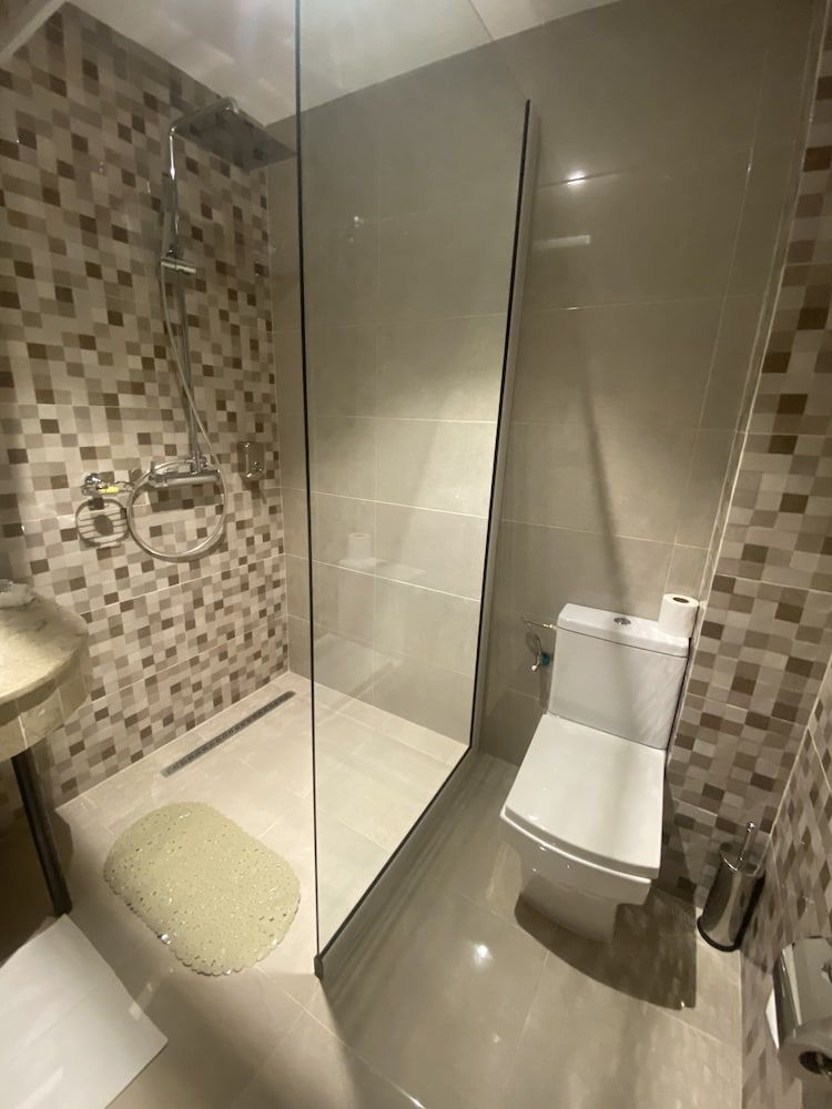 Fly Inn Madagascar Hotel Comfort Double Room 2