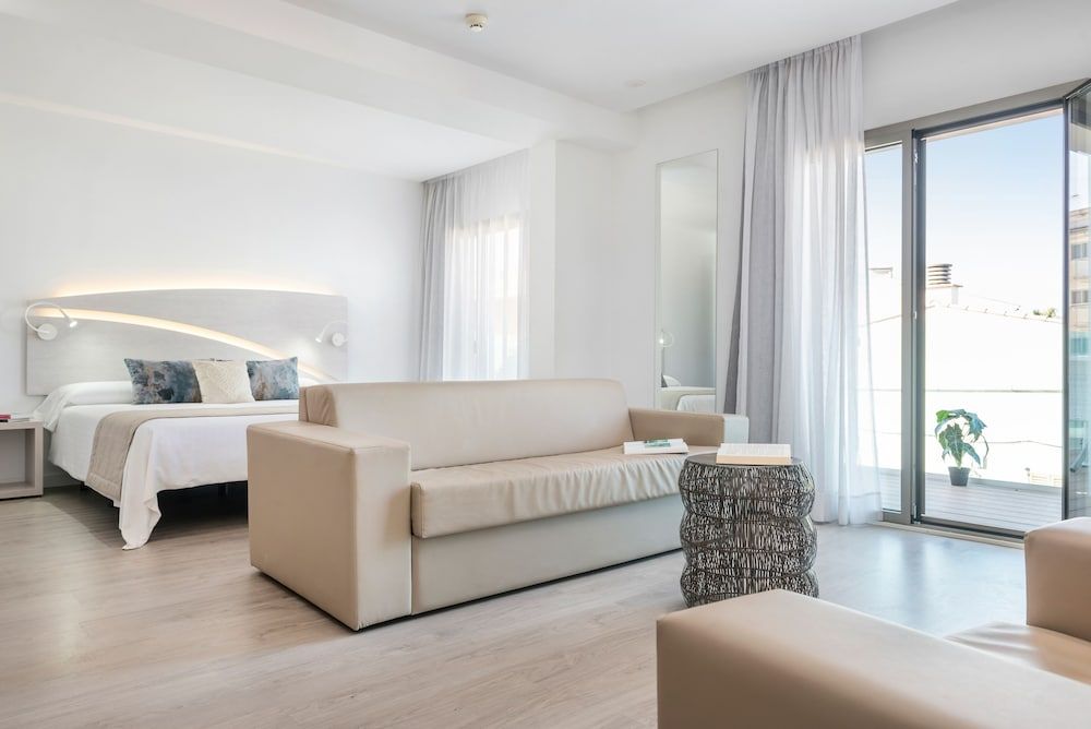 Family Room, Balcony, Sea View