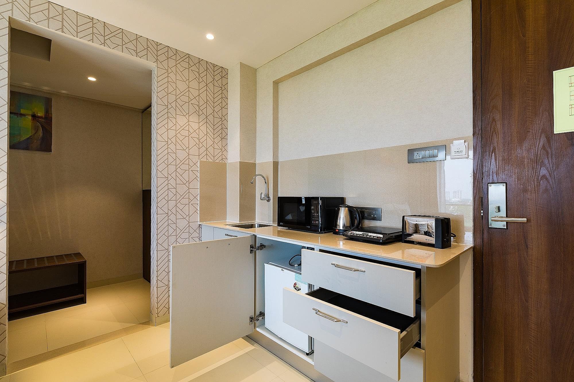 AR Suites Jewels Royale Studio Room without Balcony 12