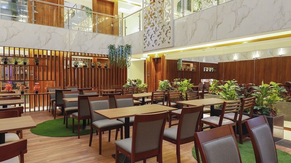 undefined AR Suites Jewels Royale 3