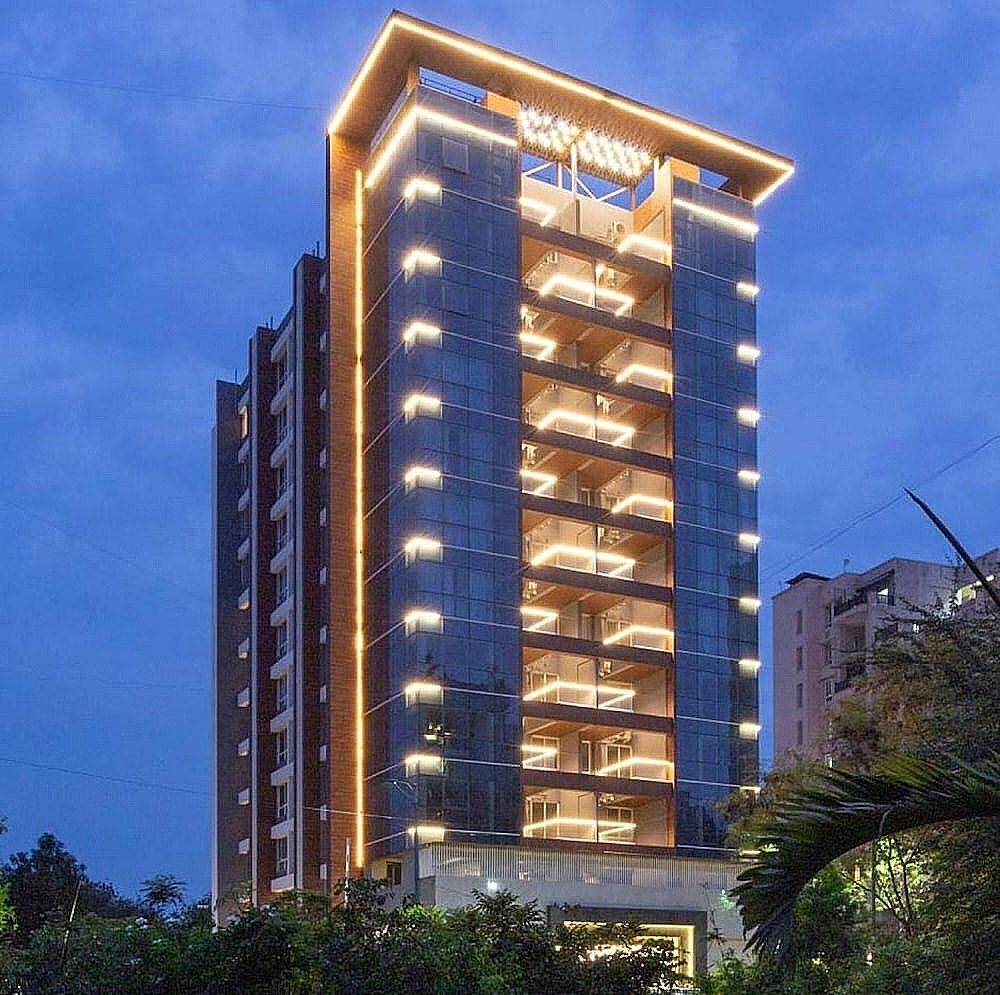 undefined AR Suites Jewels Royale