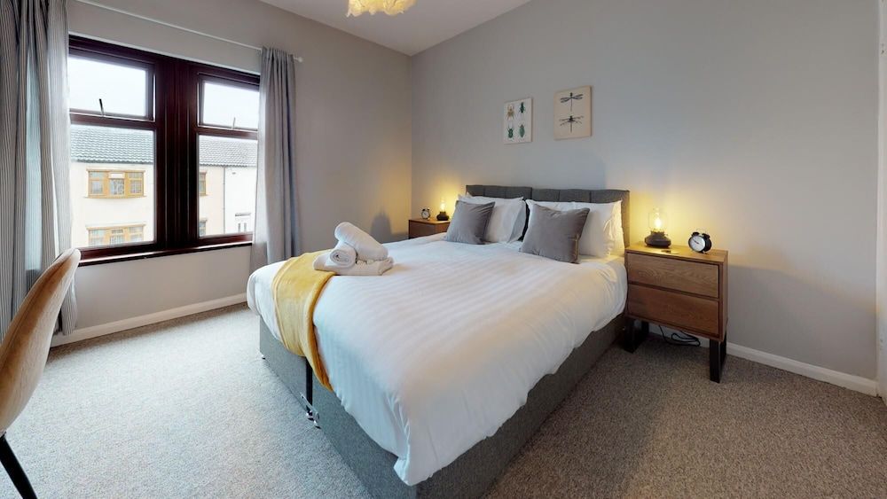 undefined Stayzo 2BR House Accommodation in Peterborough 4
