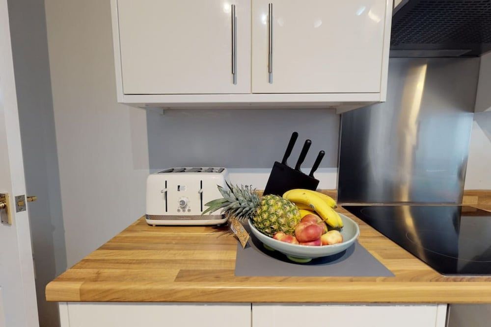 Stayzo 2BR House Accommodation in Peterborough House 13