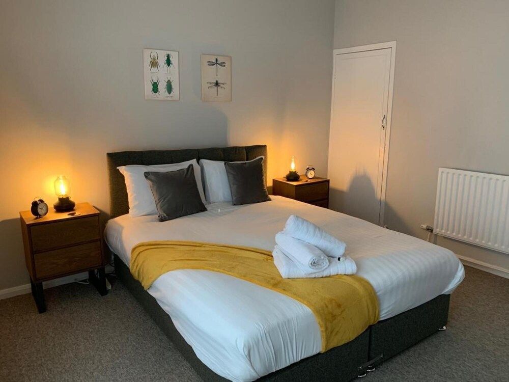 undefined Stayzo 2BR House Accommodation in Peterborough 5
