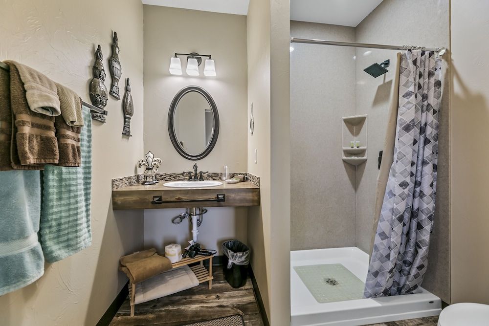 Twisters Bed and Breakfast Classic Room 6